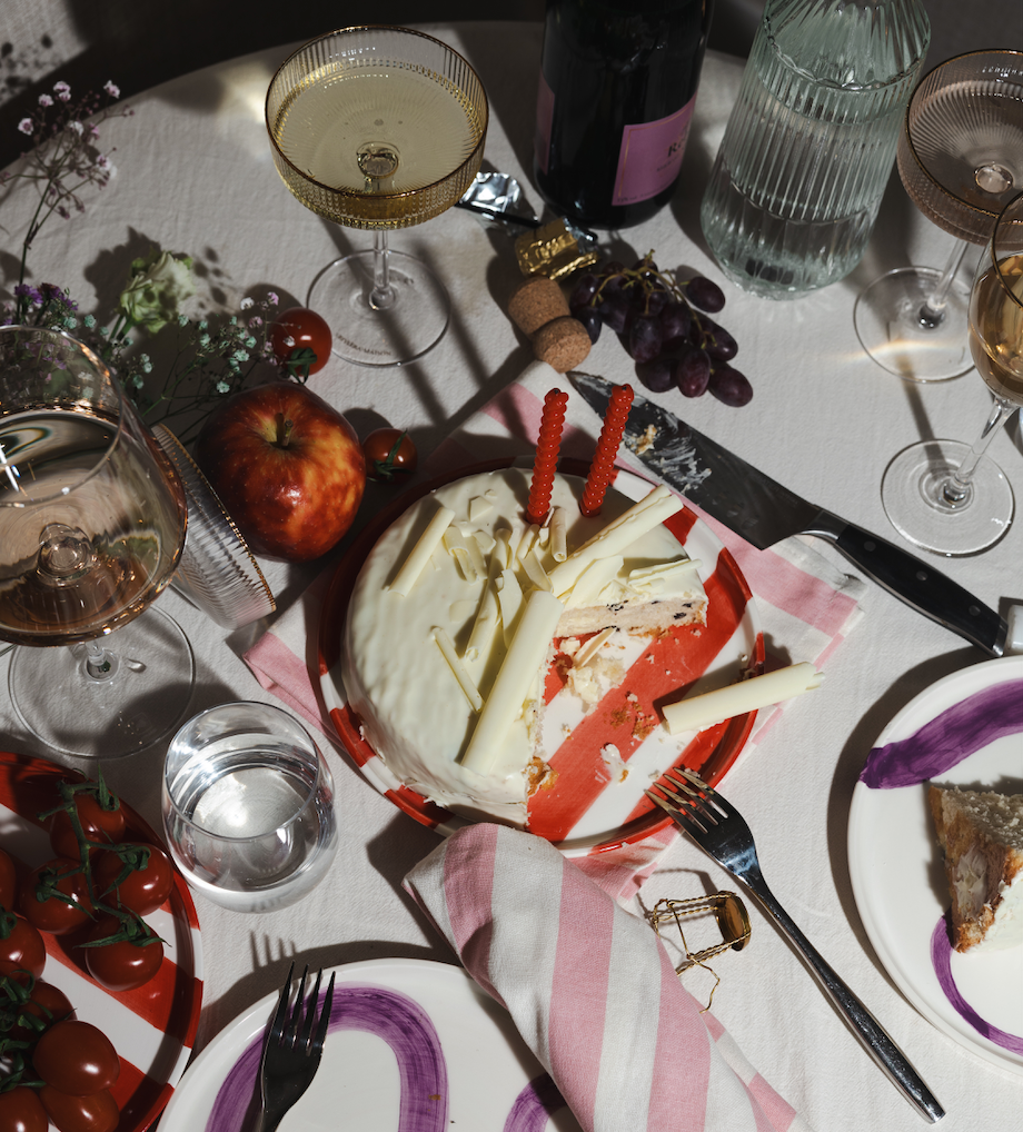 Plate Red Nikki